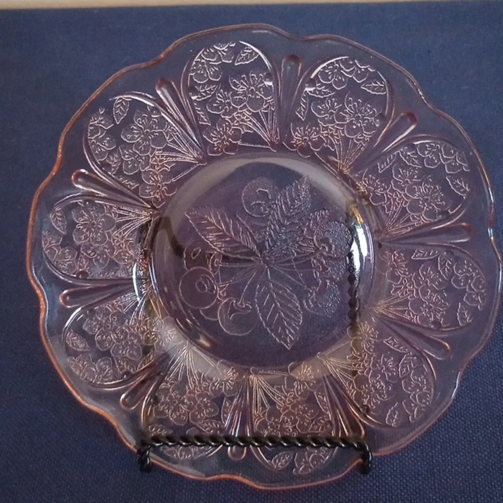JEANNETTE PRESSED GLASS LUNCHEON OR SNACK PLATE, PATTERN CHERRY BLOSSOM